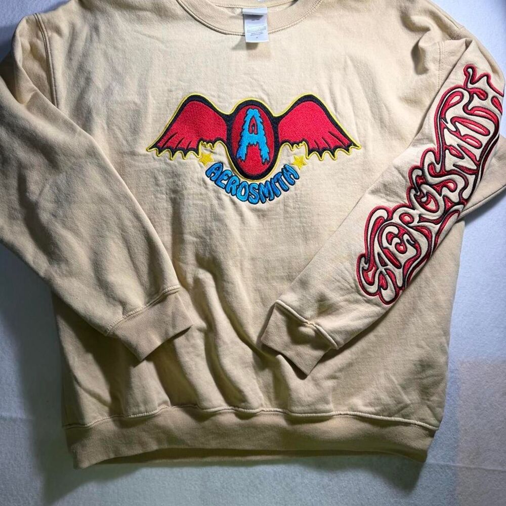 Aerosmith Men's Cream and Tan Sweatshirt